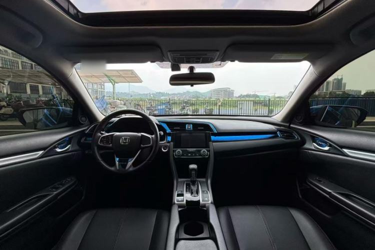Used Honda Civic 2016 220TURBO CVT Luxury Edition Interior 3