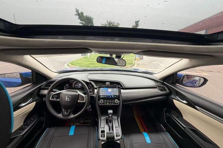 Used Honda Civic 2016 180TURBO CVT Comfort Version Interior 3