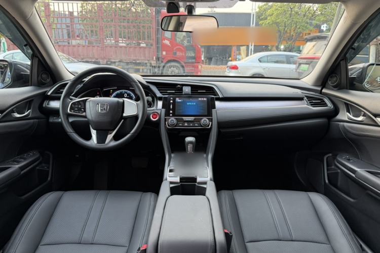 Used Honda Civic 2016 220TURBO CVT Luxury Edition Interior 4