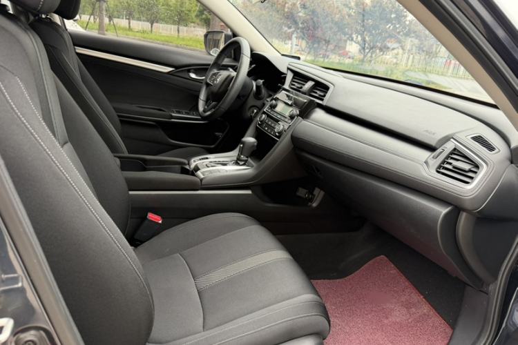 Used Honda Civic 2016 180TURBO CVT Comfort Version Interior 4