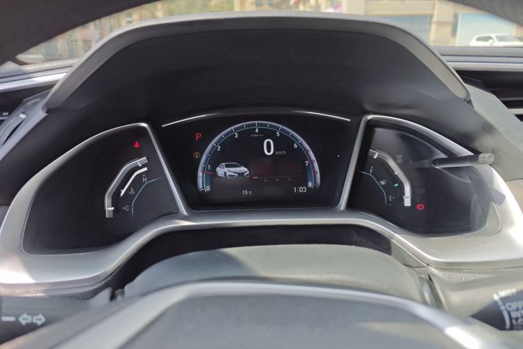 Used Honda Civic 2016 220TURBO CVT Luxury Edition Interior 4