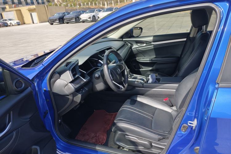 Used Honda Civic 2016 220TURBO CVT Luxury Edition Interior 6