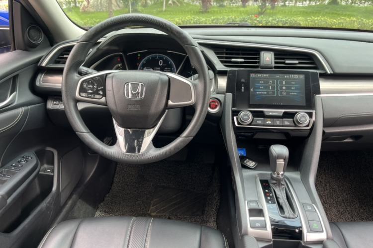 Used Honda Civic 2016 220TURBO CVT Luxury Edition Interior 7