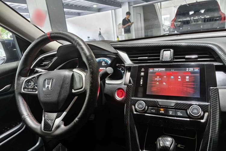Used Honda Civic 2016 220TURBO CVT Luxury Edition Interior 7