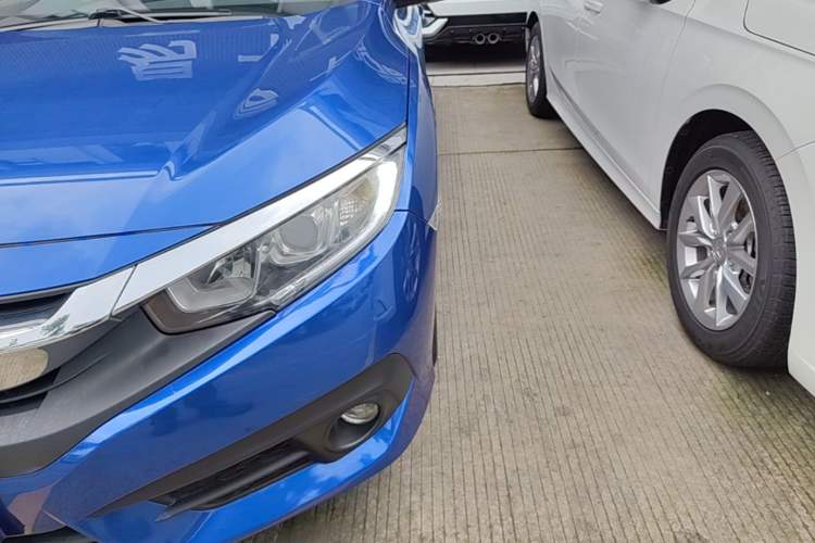 Used Honda Civic 2016 220TURBO Manual Luxury Edition Left Front Headlight