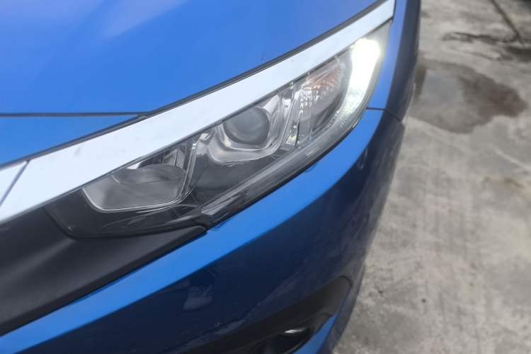 Used Honda Civic 2016 220TURBO CVT Luxury Edition Left Front Headlight