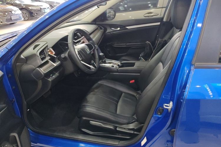 Used Honda Civic 2016 220TURBO CVT Luxury Edition Left Front Seat