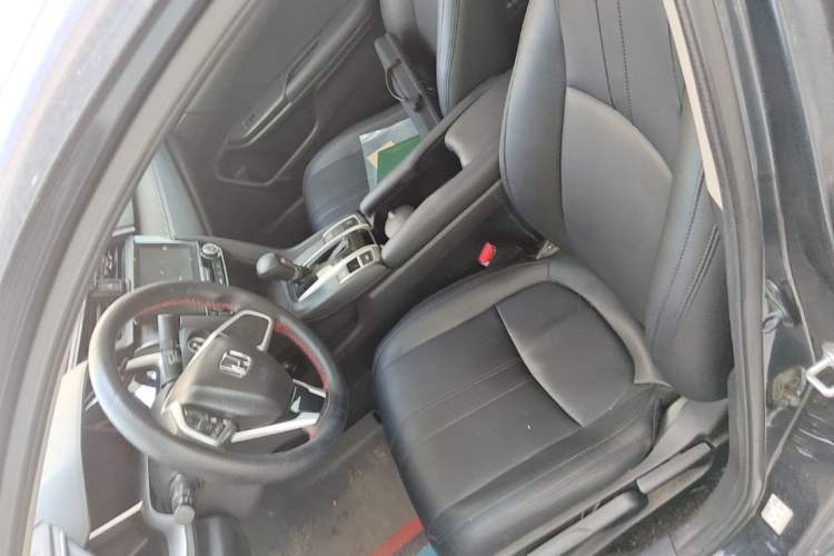 Used Honda Civic 2016 220TURBO CVT Luxury Edition Left Front Seat