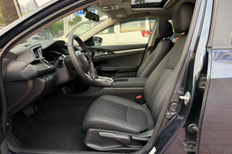 Used Honda Civic 2016 220TURBO CVT Luxury Edition Left Front Seat