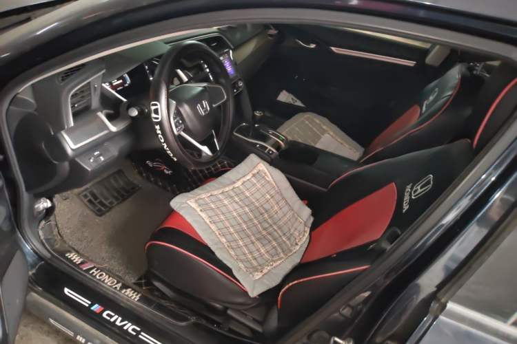Used Honda Civic 2016 220TURBO Manual Luxury Edition Left Front Seat