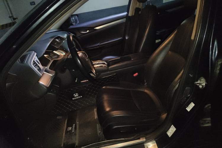 Used Honda Civic 2016 220TURBO CVT Prestige Edition Left Front Seat