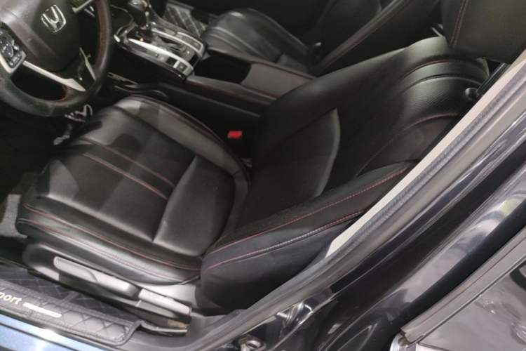 Used Honda Civic 2016 220TURBO CVT Luxury Edition Left Front Seat