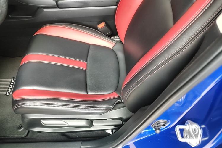 Used Honda Civic 2016 220TURBO CVT Luxury Edition Left Front Seat