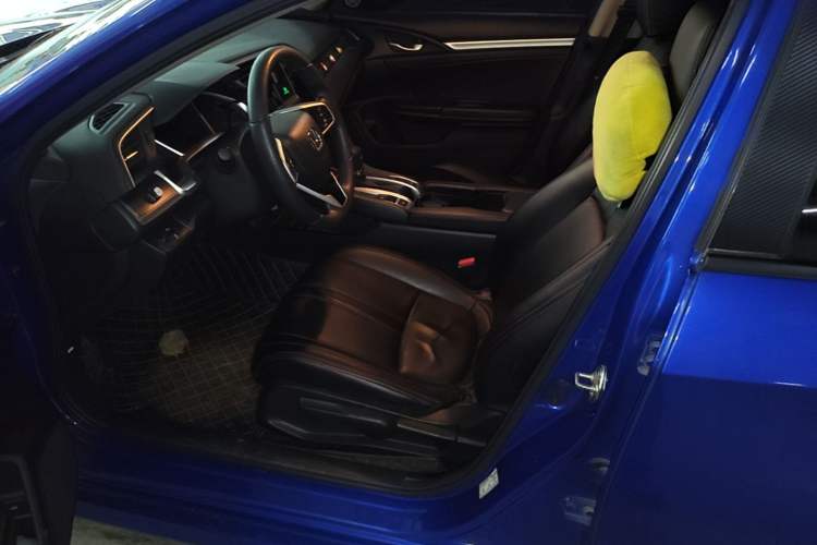 Used Honda Civic 2016 220TURBO CVT Luxury Edition Left Front Seat