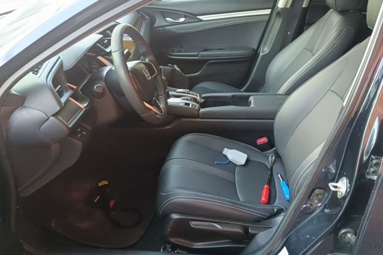Used Honda Civic 2016 220TURBO CVT Luxury Edition Left Front Seat