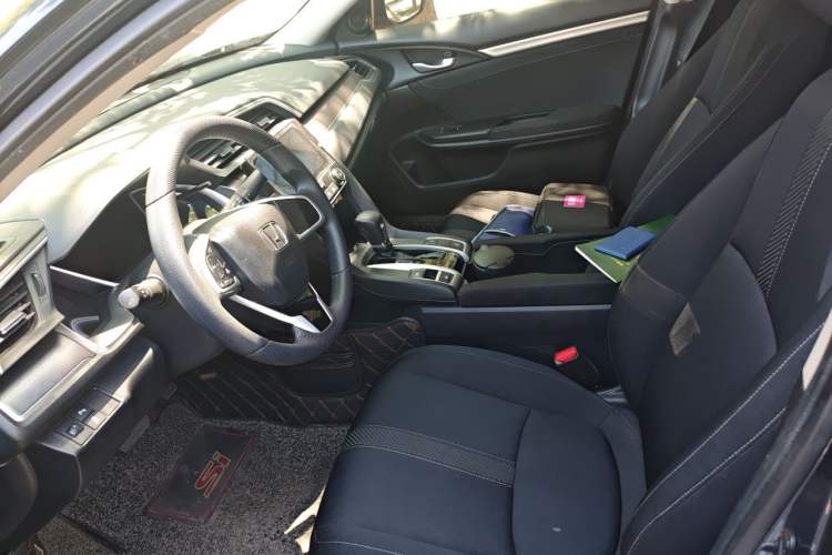 Used Honda Civic 2016 220TURBO CVT Luxury Edition Left Front Seat