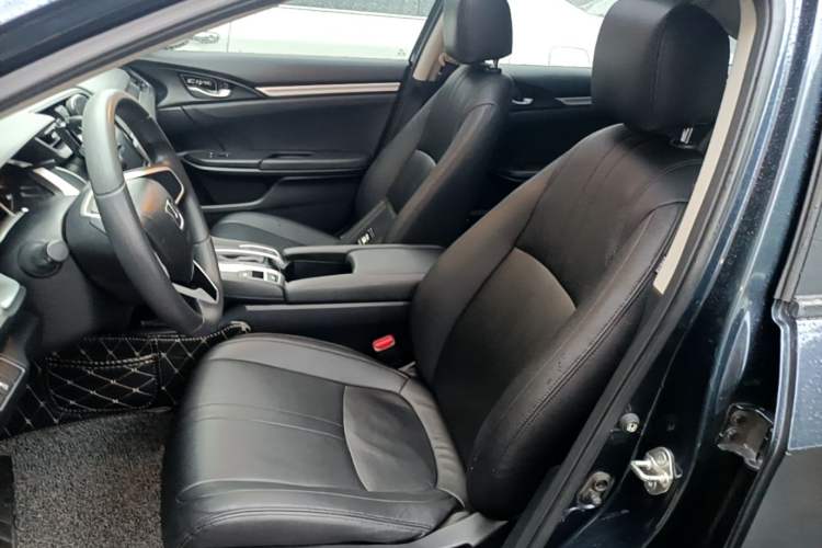 Used Honda Civic 2016 220TURBO CVT Luxury Edition Left Front Seat