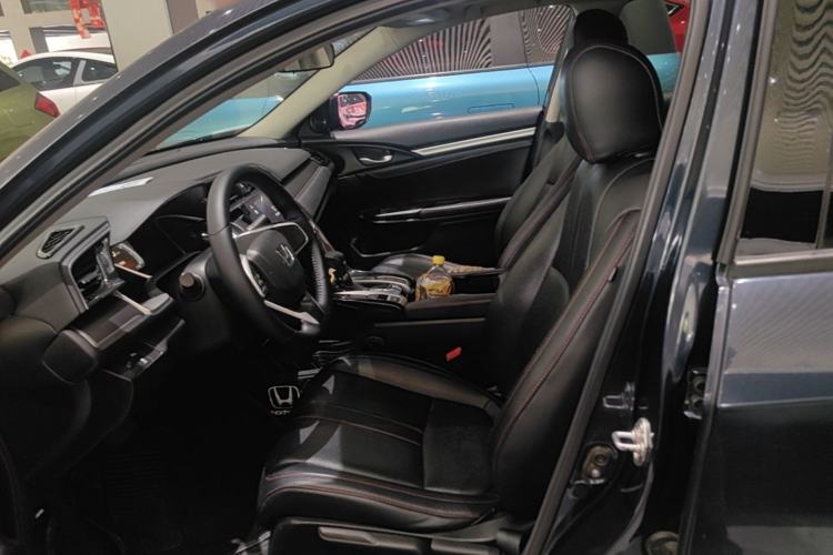 Used Honda Civic 2016 220TURBO CVT Luxury Edition Left Front Seat