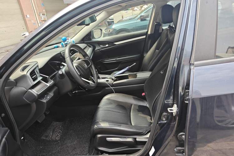 Used Honda Civic 2016 220TURBO CVT Luxury Edition Left Front Seat