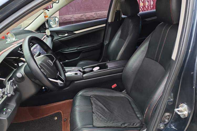 Used Honda Civic 2016 220TURBO CVT Luxury Edition Left Front Seat