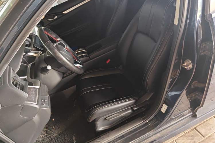 Used Honda Civic 2016 220TURBO CVT Luxury Edition Left Front Seat