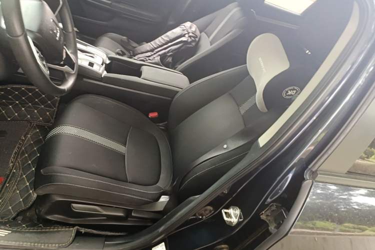 Used Honda Civic 2016 220TURBO CVT Luxury Edition Left Front Seat