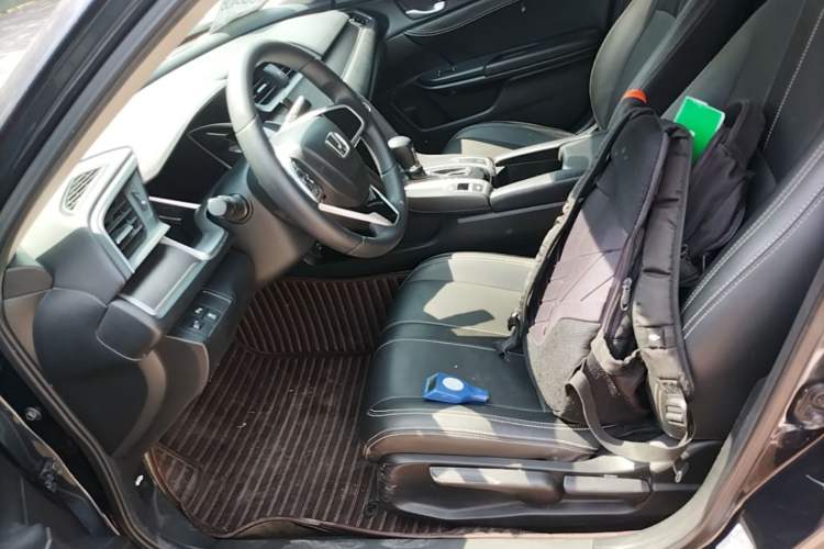 Used Honda Civic 2016 220TURBO CVT Luxury Edition Left Front Seat