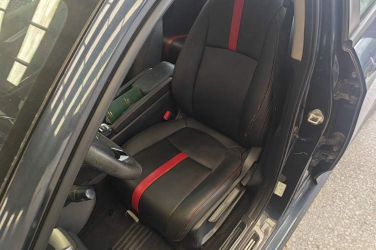 Used Honda Civic 2016 220TURBO CVT Luxury Edition Left Front Seat