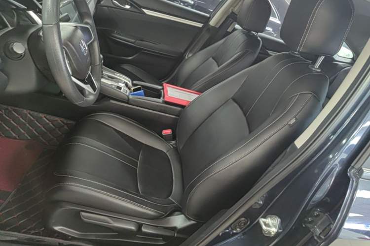 Used Honda Civic 2016 220TURBO CVT Luxury Edition Left Front Seat