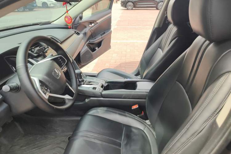 Used Honda Civic 2016 220TURBO CVT Luxury Edition Left Front Seat