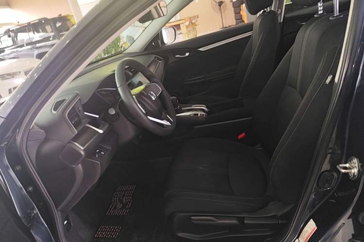 Used Honda Civic 2016 220TURBO CVT Luxury Edition Left Front Seat