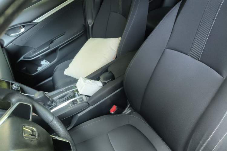 Used Honda Civic 2016 220TURBO CVT Luxury Edition Left Front Seat