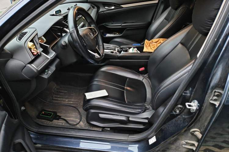 Used Honda Civic 2016 220TURBO CVT Luxury Edition Left Front Seat