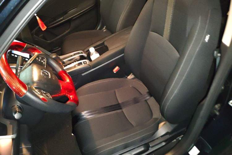 Used Honda Civic 2016 220TURBO CVT Luxury Edition Left Front Seat