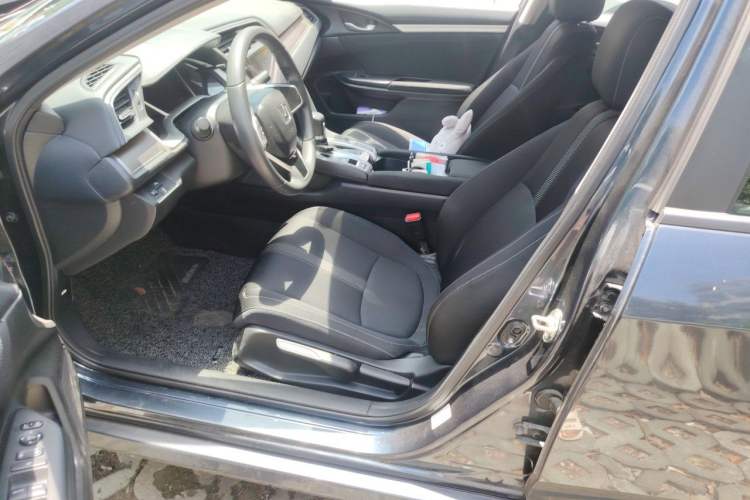 Used Honda Civic 2016 220TURBO CVT Luxury Edition Left Front Seat