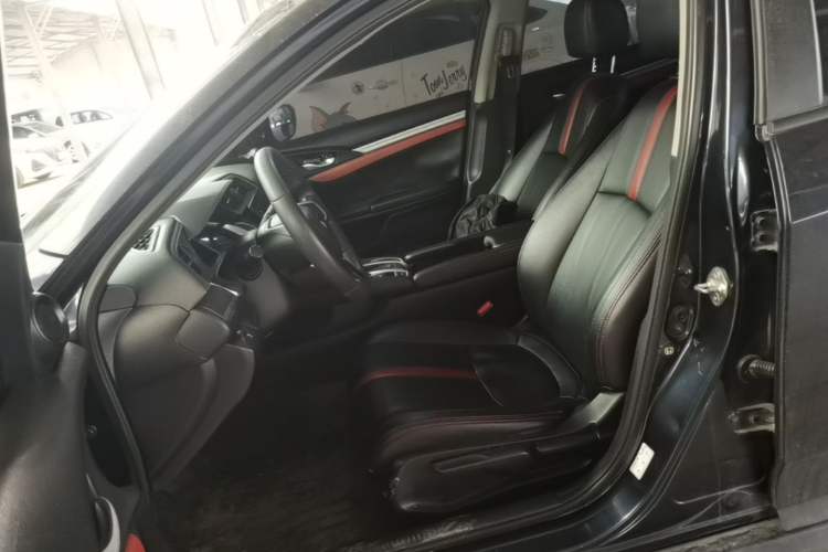 Used Honda Civic 2016 220TURBO CVT Luxury Edition Left Front Seat
