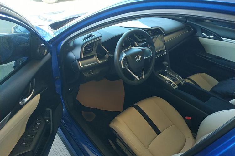 Used Honda Civic 2016 220TURBO CVT Luxury Edition Left Front Seat