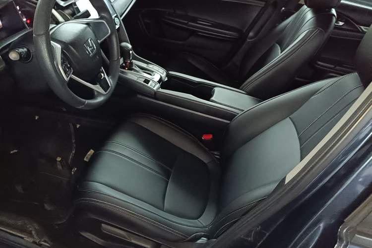 Used Honda Civic 2016 220TURBO CVT Luxury Edition Left Front Seat