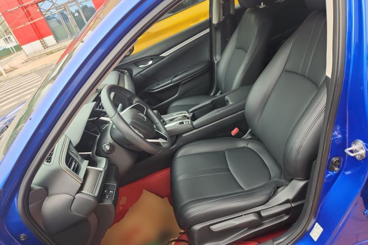 Used Honda Civic 2016 220TURBO CVT Luxury Edition Left Front Seat