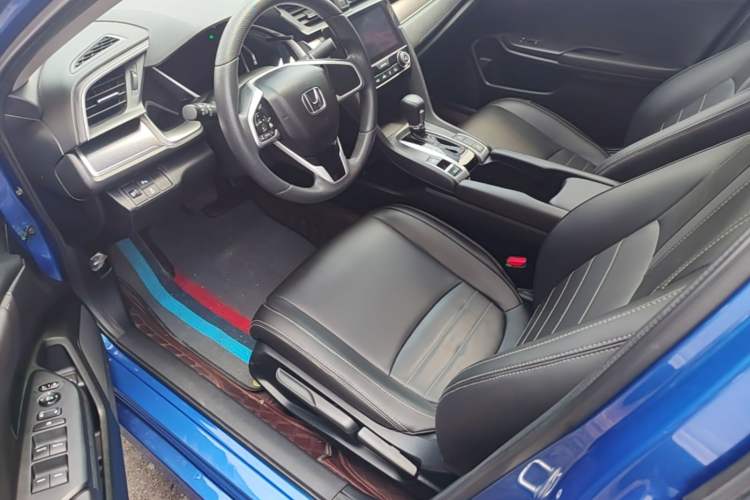 Used Honda Civic 2016 220TURBO CVT Luxury Edition Left Front Seat