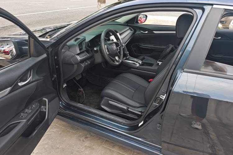 Used Honda Civic 2016 180TURBO CVT Comfort Version Left Front Seat