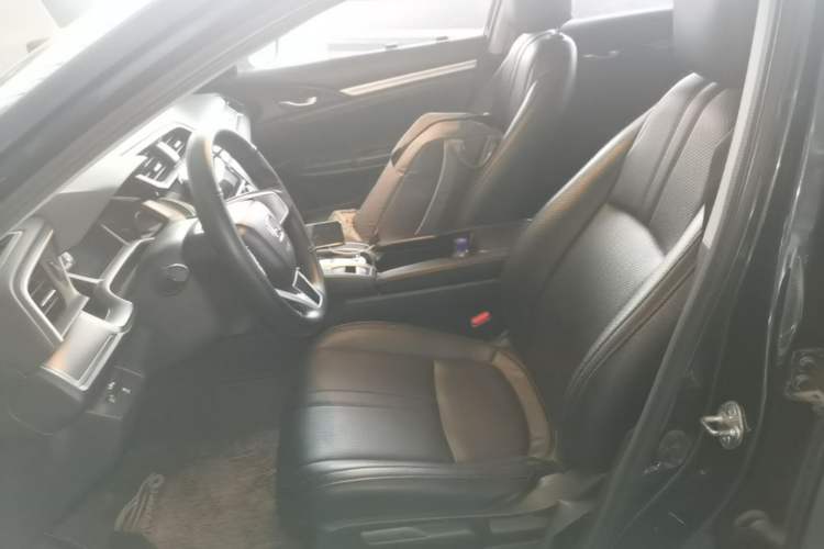 Used Honda Civic 2016 220TURBO CVT Luxury Edition Left Front Seat