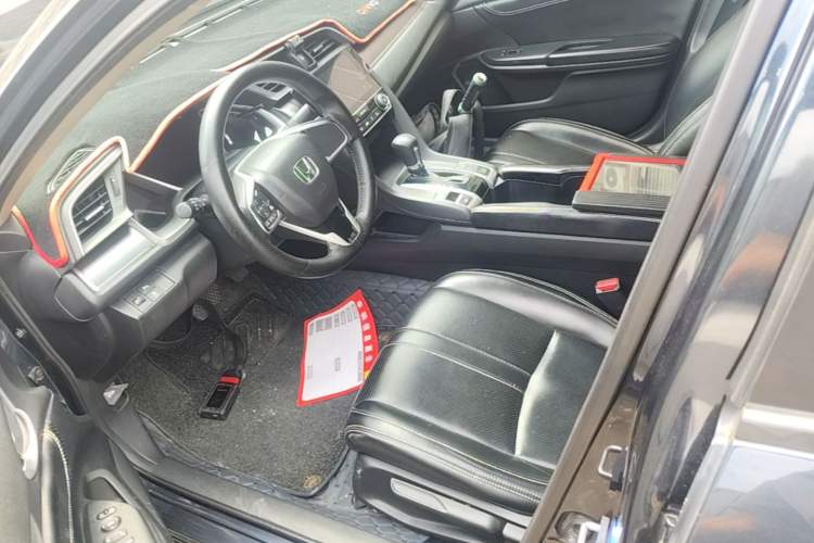 Used Honda Civic 2016 220TURBO CVT Luxury Edition Left Front Seat