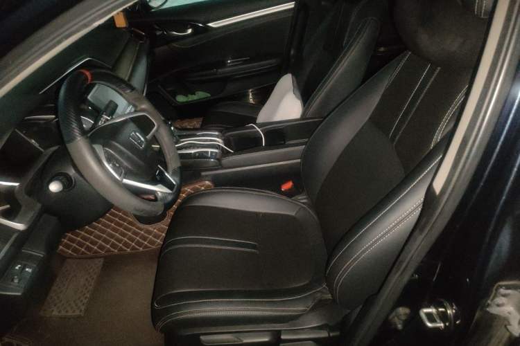 Used Honda Civic 2016 220TURBO CVT Luxury Edition Left Front Seat