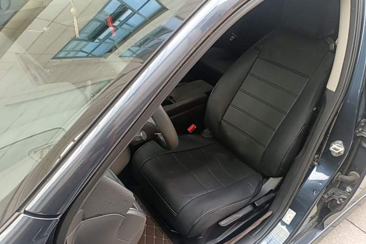 Used Honda Civic 2016 220TURBO CVT Luxury Edition Left Front Seat