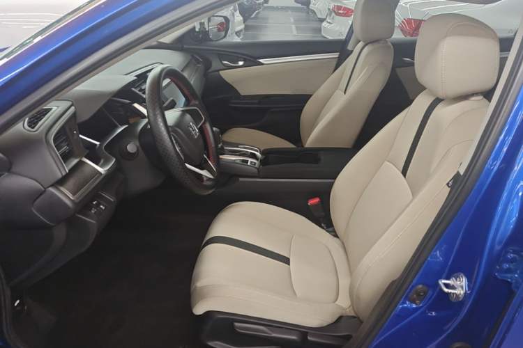 Used Honda Civic 2016 220TURBO CVT Luxury Edition Left Front Seat