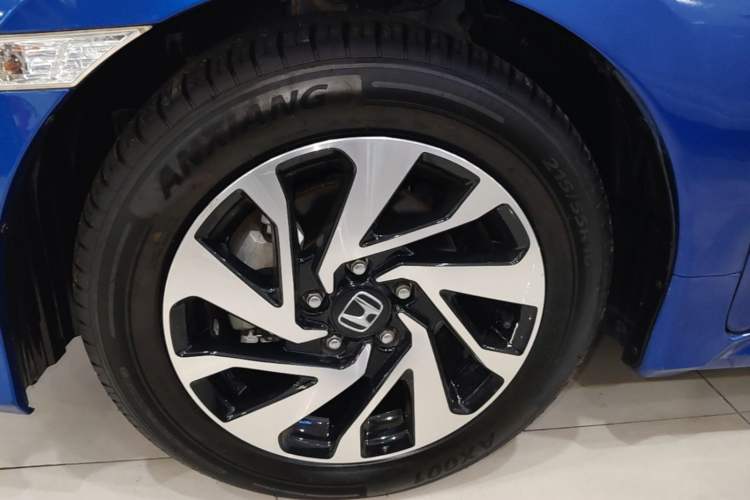 Used Honda Civic 2016 220TURBO CVT Luxury Edition Left Front Wheel Hub