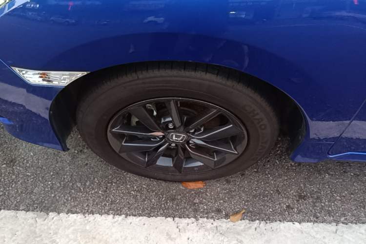 Used Honda Civic 2016 220TURBO CVT Luxury Edition Left Front Wheel Hub