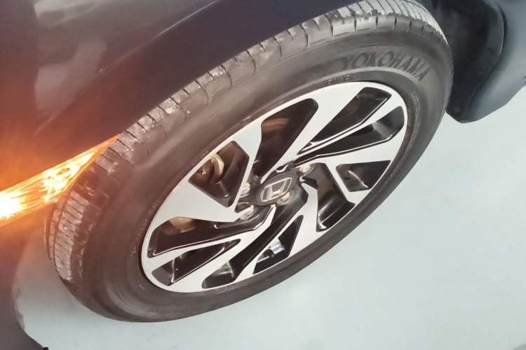 Used Honda Civic 2016 220TURBO CVT Luxury Edition Left Front Wheel Hub