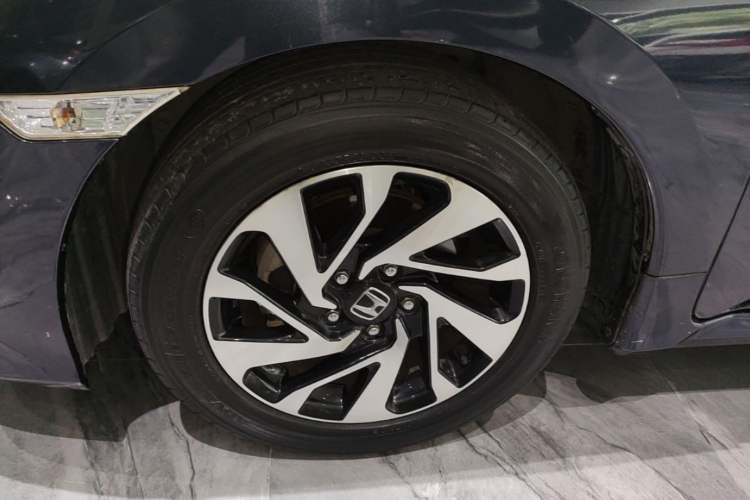Used Honda Civic 2016 220TURBO CVT Luxury Edition Left Front Wheel Hub